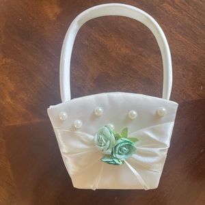 Flower girl basket, wedding flower girl basket